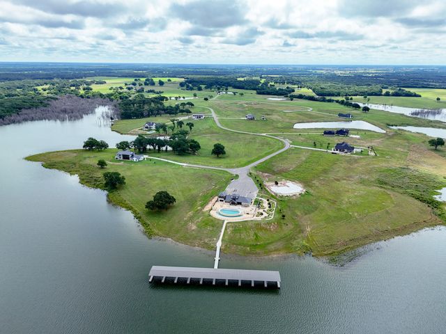 680 Peninsula Drive, Honey Grove, TX 75446