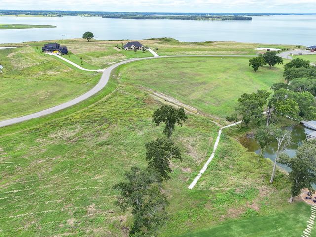 680 Peninsula Drive, Honey Grove, TX 75446
