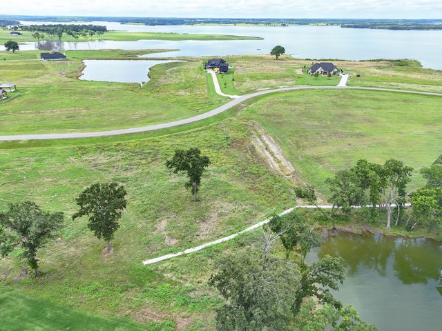 680 Peninsula Drive, Honey Grove, TX 75446