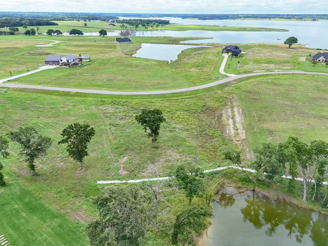 680 Peninsula Drive, Honey Grove, TX 75446