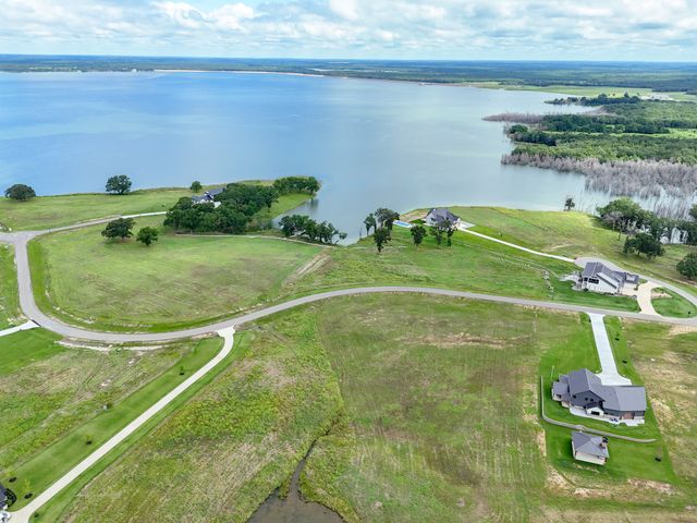 680 Peninsula Drive, Honey Grove, TX 75446