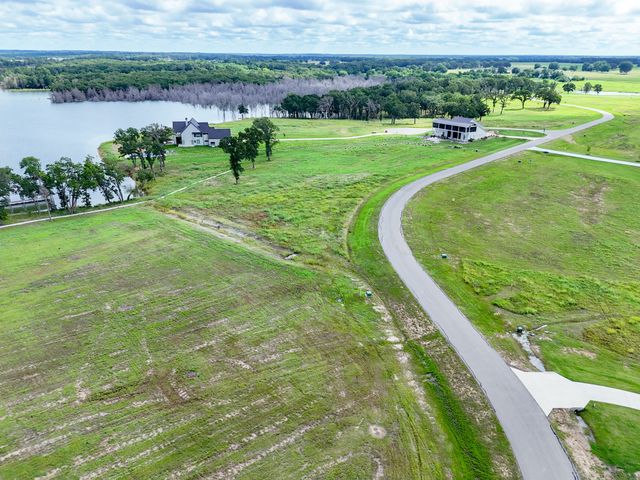 680 Peninsula Drive, Honey Grove, TX 75446