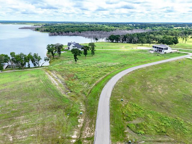 680 Peninsula Drive, Honey Grove, TX 75446