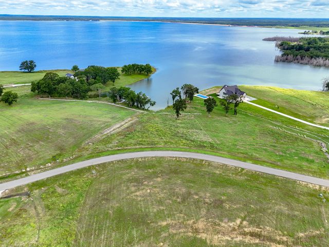 680 Peninsula Drive, Honey Grove, TX 75446
