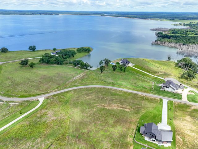 680 Peninsula Drive, Honey Grove, TX 75446