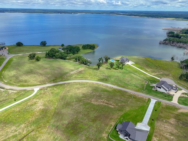 680 Peninsula Drive, Honey Grove, TX 75446