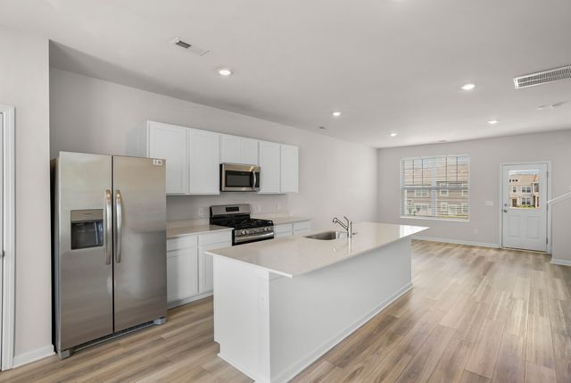 2719 Fordham St, Columbia, TN 38401