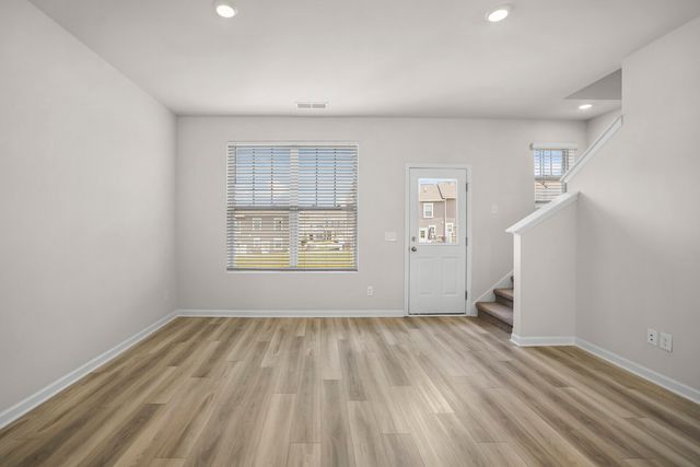 2719 Fordham St, Columbia, TN 38401