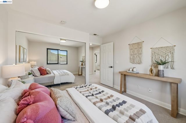 1039 Hopkins Way, Pleasanton, CA 94566