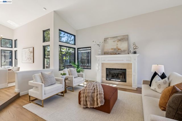 1039 Hopkins Way, Pleasanton, CA 94566