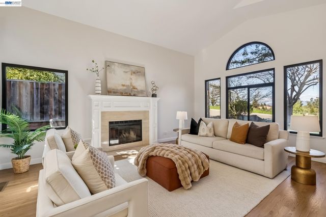 1039 Hopkins Way, Pleasanton, CA 94566