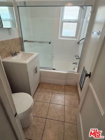433 S Doheny Drive A, Beverly Hills, CA 90211