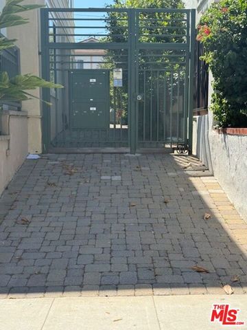 433 S Doheny Drive A, Beverly Hills, CA 90211