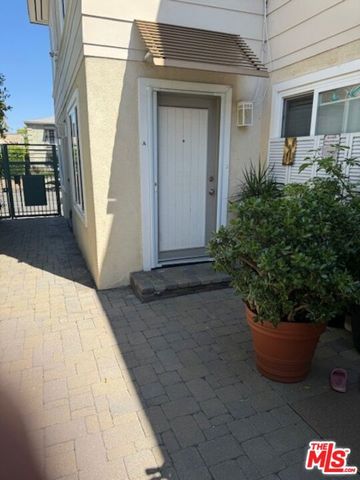 433 S Doheny Drive A, Beverly Hills, CA 90211