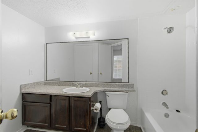 18333 Roehampton Drive 1323, Dallas, TX 75252
