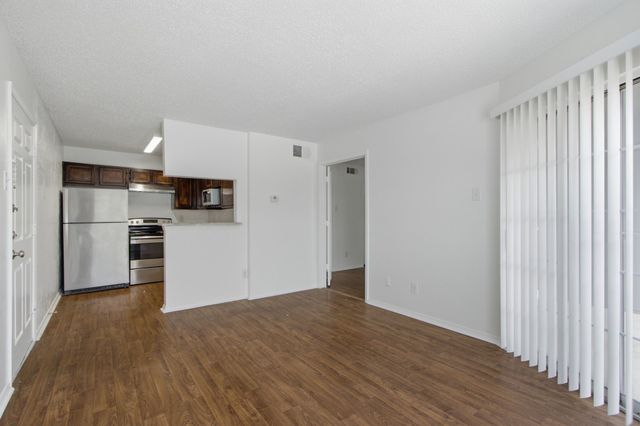 18333 Roehampton Drive 1323, Dallas, TX 75252