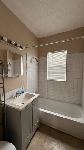 646 NW 14th Ter APT EAST, Fort Lauderdale, FL 33311