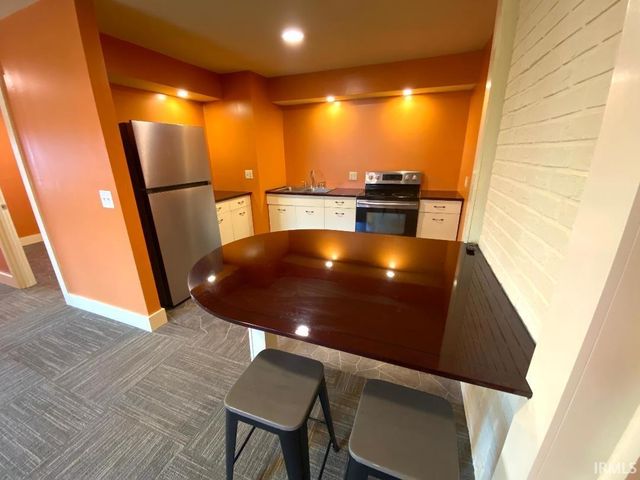 956 SW C Street, Linton, IN 47441