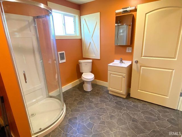 956 SW C Street, Linton, IN 47441