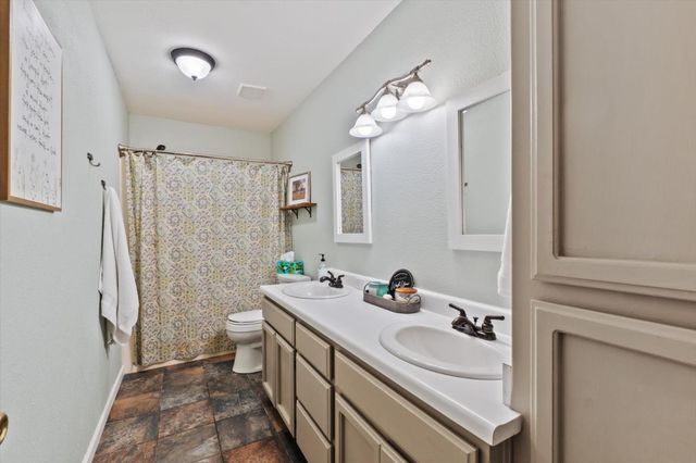 2945 Silo Court, Anderson, CA 96007