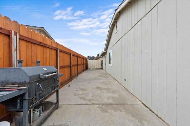 2945 Silo Court, Anderson, CA 96007