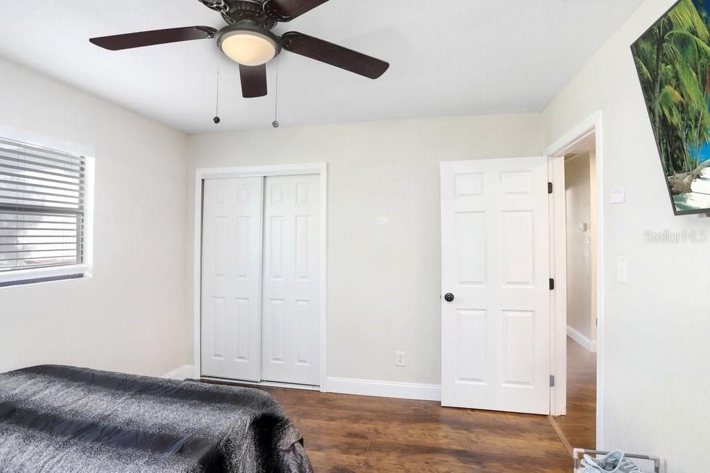 Image 11 of property listing at 903 N PARK ROAD, Plant City, FL 33563