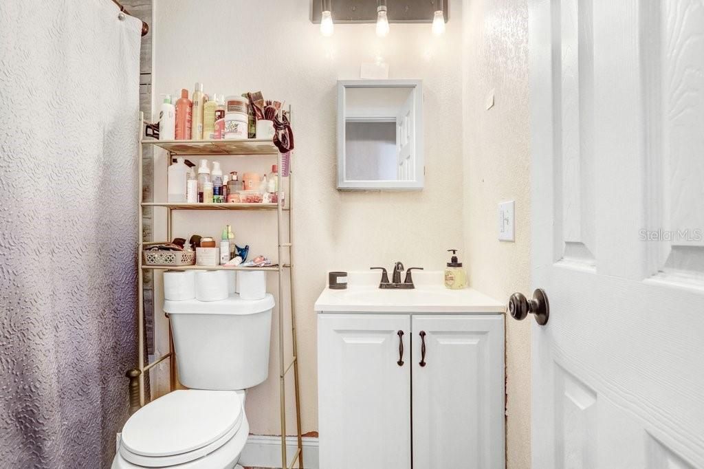 Image 18 of property listing at 903 N PARK ROAD, Plant City, FL 33563