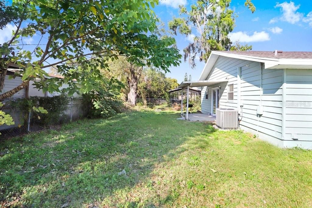 Image 22 of property listing at 903 N PARK ROAD, Plant City, FL 33563