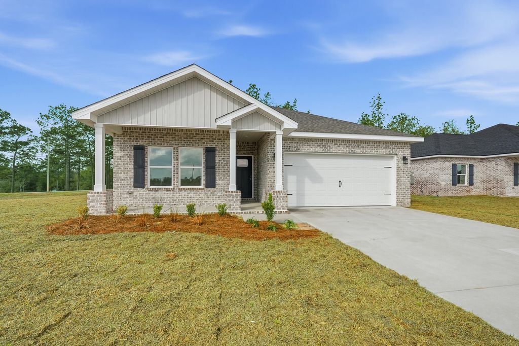 61 Spooner Street, Defuniak Springs, FL 32433