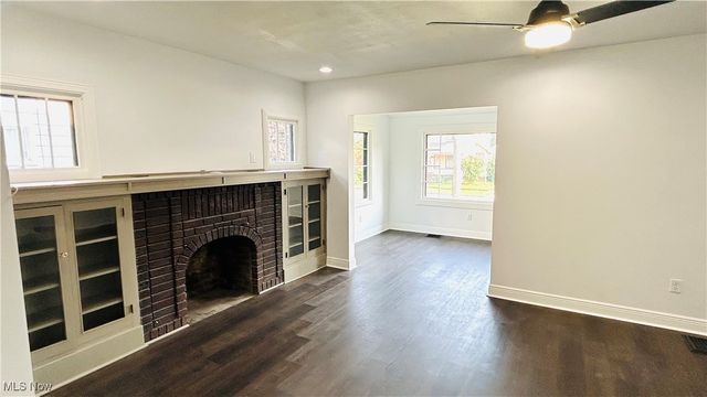 106 E Liberty Street, Girard, OH 44420