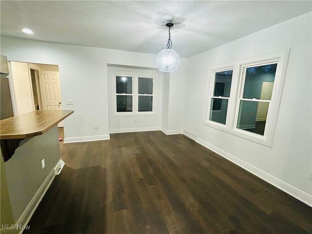 106 E Liberty Street, Girard, OH 44420