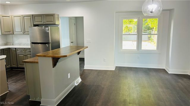 106 E Liberty Street, Girard, OH 44420