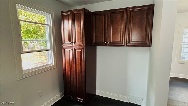 106 E Liberty Street, Girard, OH 44420