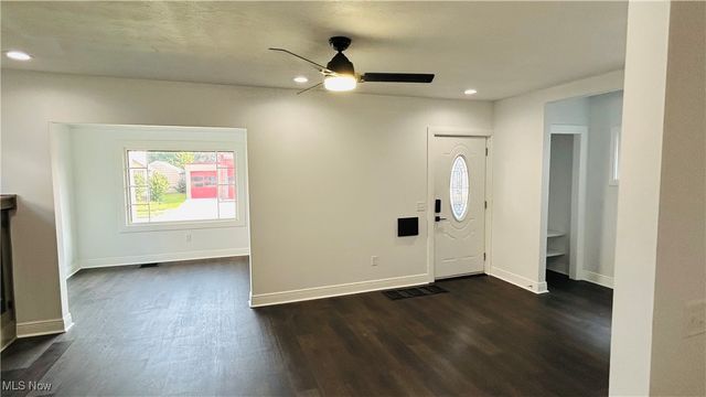 106 E Liberty Street, Girard, OH 44420