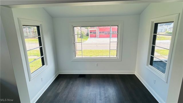 106 E Liberty Street, Girard, OH 44420