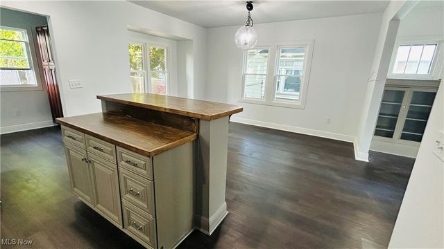 106 E Liberty Street, Girard, OH 44420