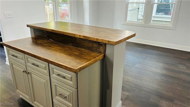 106 E Liberty Street, Girard, OH 44420