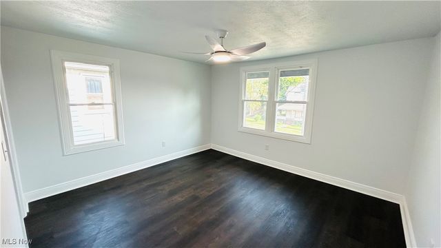 106 E Liberty Street, Girard, OH 44420