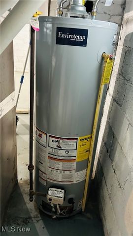 106 E Liberty Street, Girard, OH 44420