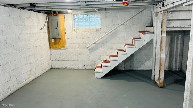 106 E Liberty Street, Girard, OH 44420