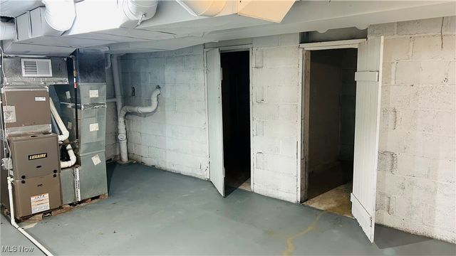 106 E Liberty Street, Girard, OH 44420