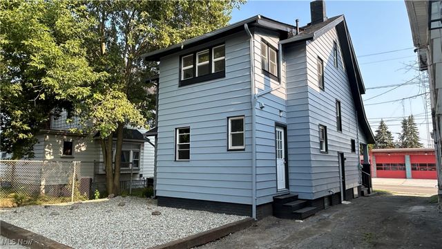 106 E Liberty Street, Girard, OH 44420