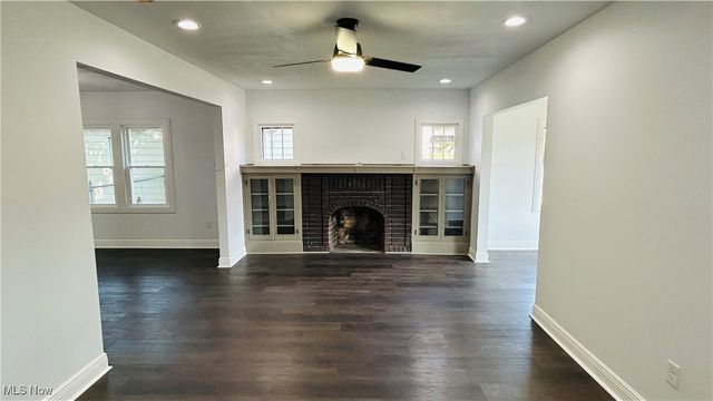 106 E Liberty Street, Girard, OH 44420