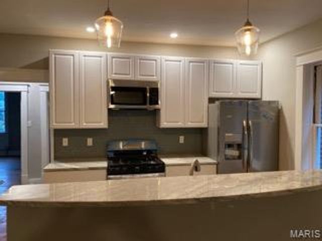 1012 Commodore Drive, Richmond Heights, MO 63117