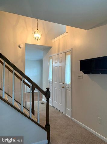 5606 LIGHT INFANTRY DR, Burke, VA 22015