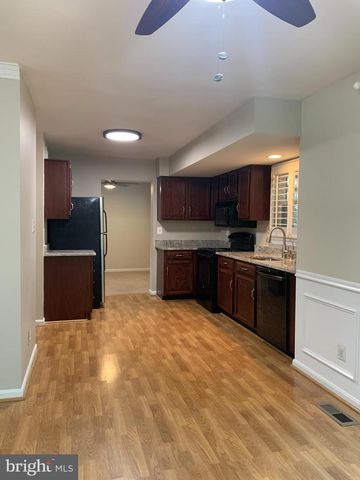 5606 LIGHT INFANTRY DR, Burke, VA 22015