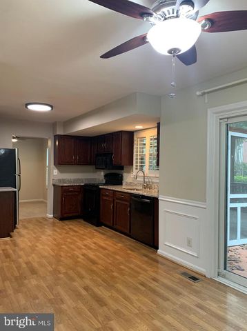 5606 LIGHT INFANTRY DR, Burke, VA 22015