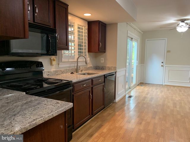 5606 LIGHT INFANTRY DR, Burke, VA 22015