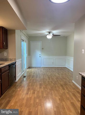 5606 LIGHT INFANTRY DR, Burke, VA 22015