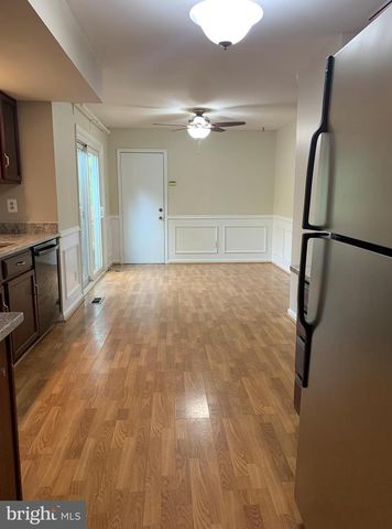 5606 LIGHT INFANTRY DR, Burke, VA 22015